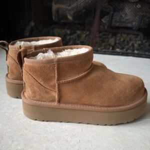 Ultra Mini UGG Platform- girls size 2